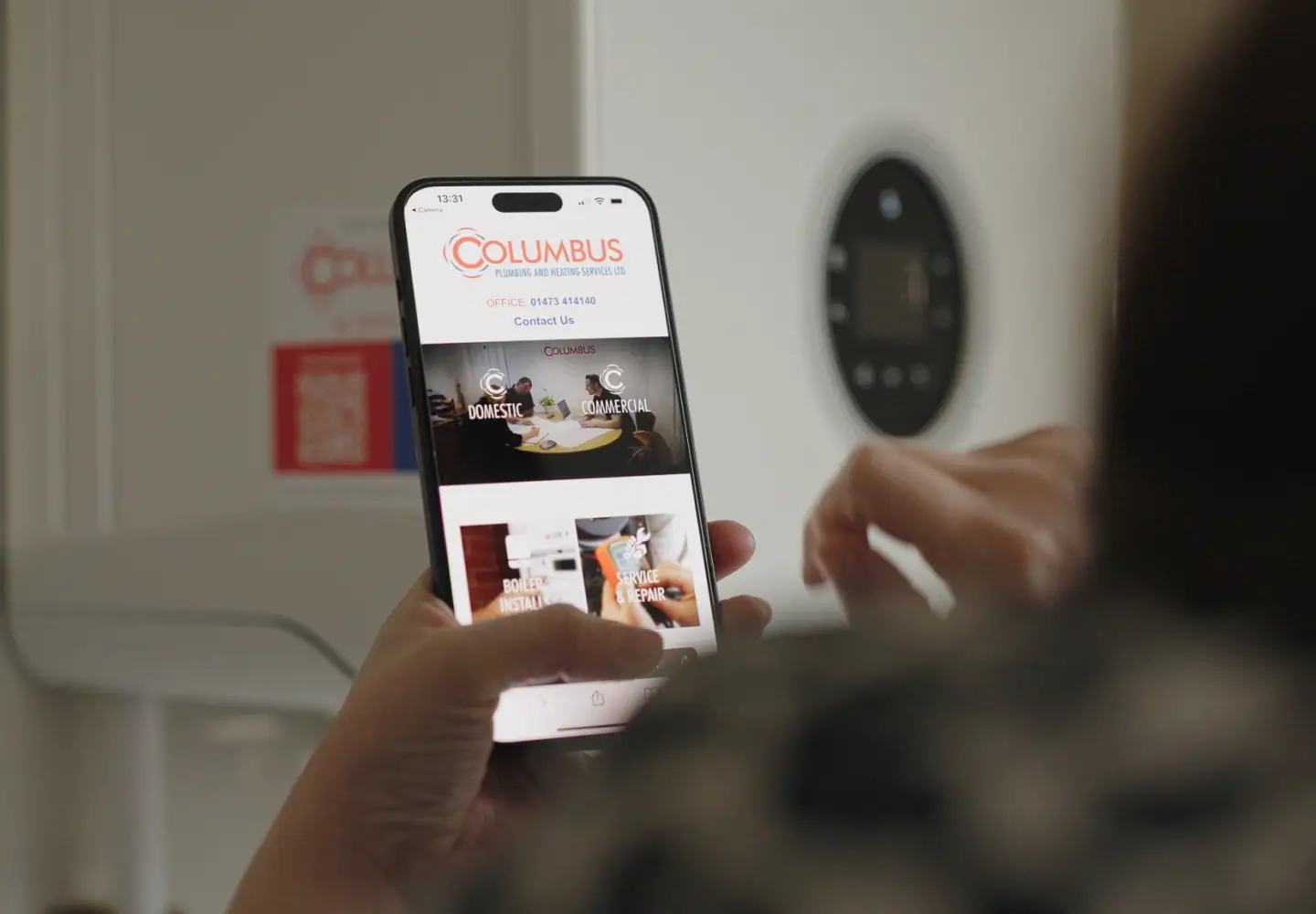 columbus_heading_scanning_qr_code